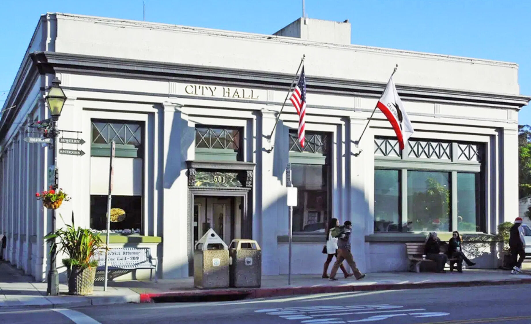 Half Moon Bay to apply for downtown microgrid funding